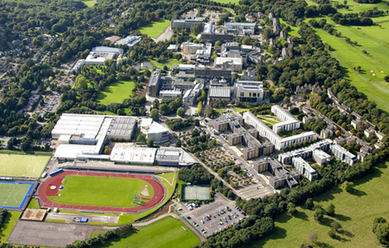 巴斯大學